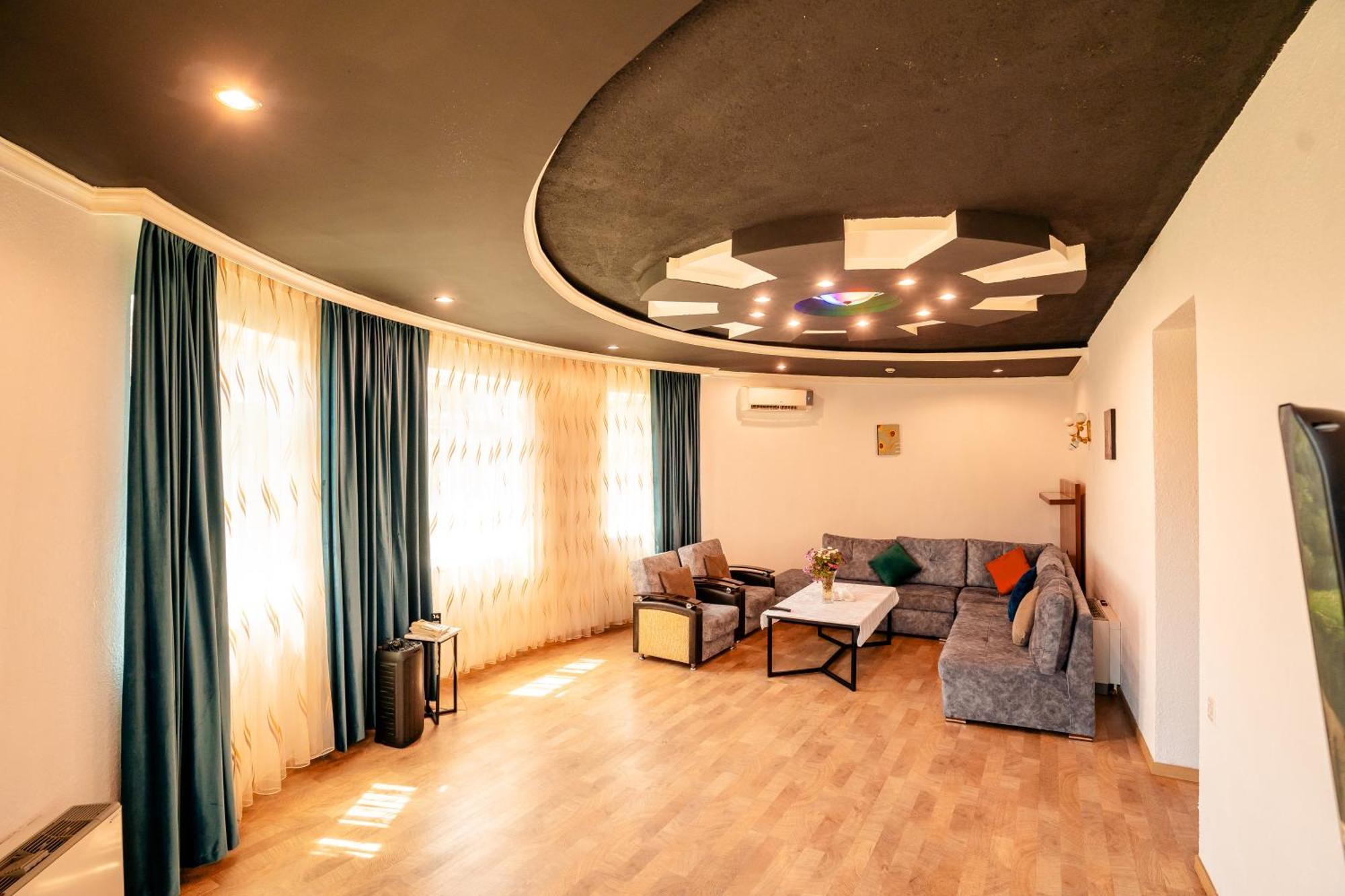 Panorama Villa Lux Hotel บากู ภายนอก รูปภาพ