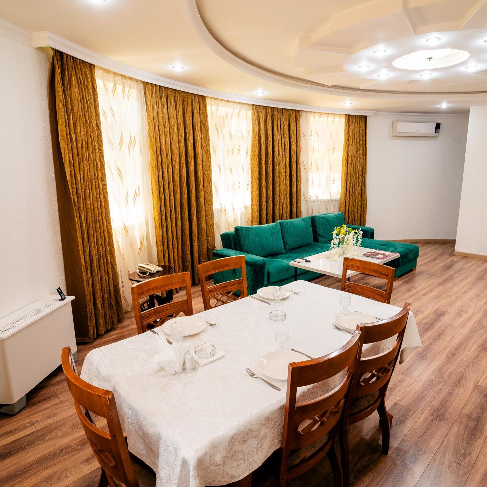 Panorama Villa Lux Hotel บากู ภายนอก รูปภาพ