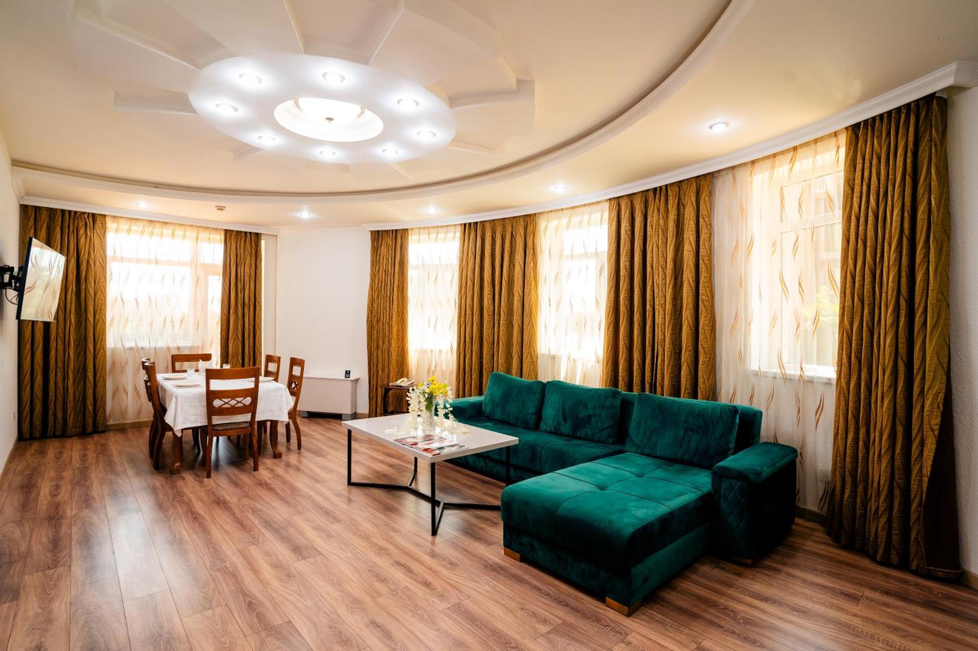 Panorama Villa Lux Hotel บากู ภายนอก รูปภาพ